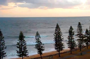 Vista desde el hotel Norfolks en la cámara web de Moffat Beach en línea