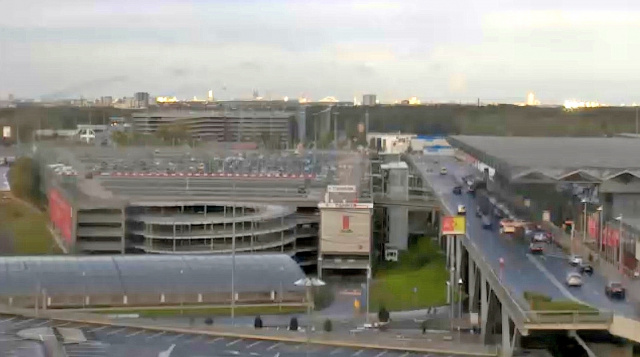 Aeropuerto de Colonia / Bonn. Estacionamiento Webcam de Cologne en línea