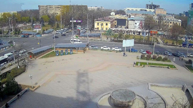 Cruce de la avenida Chui y la calle Yusup Abdrakhmanov. Webcams Bishkek