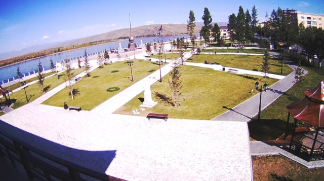 Vista del obelisco del centro de Asia. Webcam de Kyzyl en línea