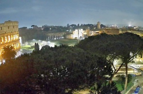 Anfiteatro del Coliseo, Templo de Venus y Roma. Roma cámaras web en línea