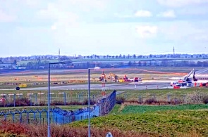 Aeropuerto internacional, pista. Cámaras web de Praga