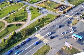La intersección de las avenidas Europea y Stroiteley. Cámaras web Kudrovo