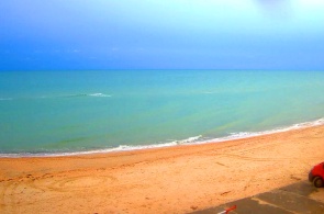 Webcam en el centro en la playa del sanatorio. Cámaras web Kirillovka