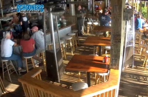 Schooners Beach Club. Hill Bar en tiempo real