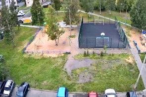 Parque infantil en la calle Mira. Webcams de Severodvinsk