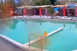 Piscina en el parque acuático Lazurny. Cámaras web de Taganrog