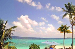 Vista del área de piscina y playa de la laguna Saia. Cámaras web Hombre