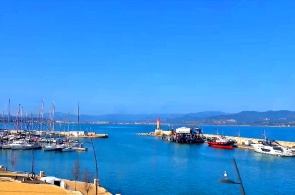 Puerto. Ángulo 3. Cámaras web de Saint-Tropez en línea