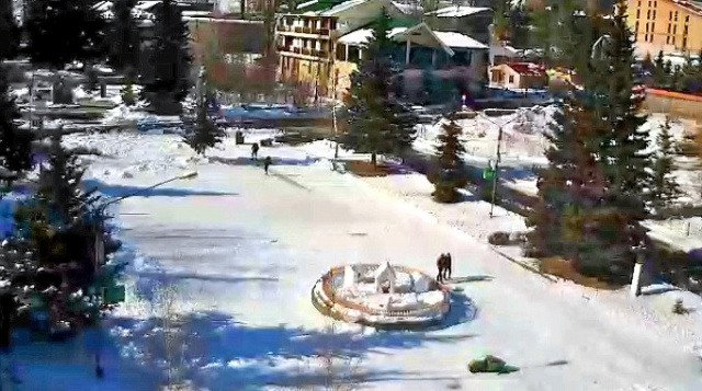 Plaza de las flores. Webcam de Tsaghkadzor en línea