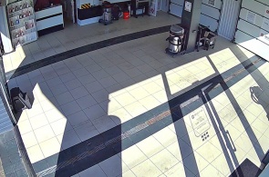 Lavado de autos con robots. Ángulo 2. Cámaras web de Stavropol en línea