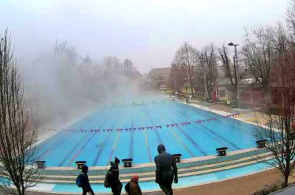 Pool Török Sándor Strandfürdő. Cámaras web de Khodmezevasharheya en línea