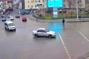 Encrucijada de la calle Héroes de Ucrania y la avenida B. Khmelnitsky. Cámaras web Melitopol.