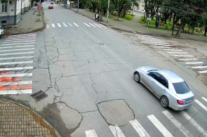 Cruce de las calles Pushkin y Lakoba. Webcams Sujum
