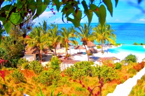 Vista de la piscina del Zanbluu Beach Hotel. Cámaras web de Zanzíbar